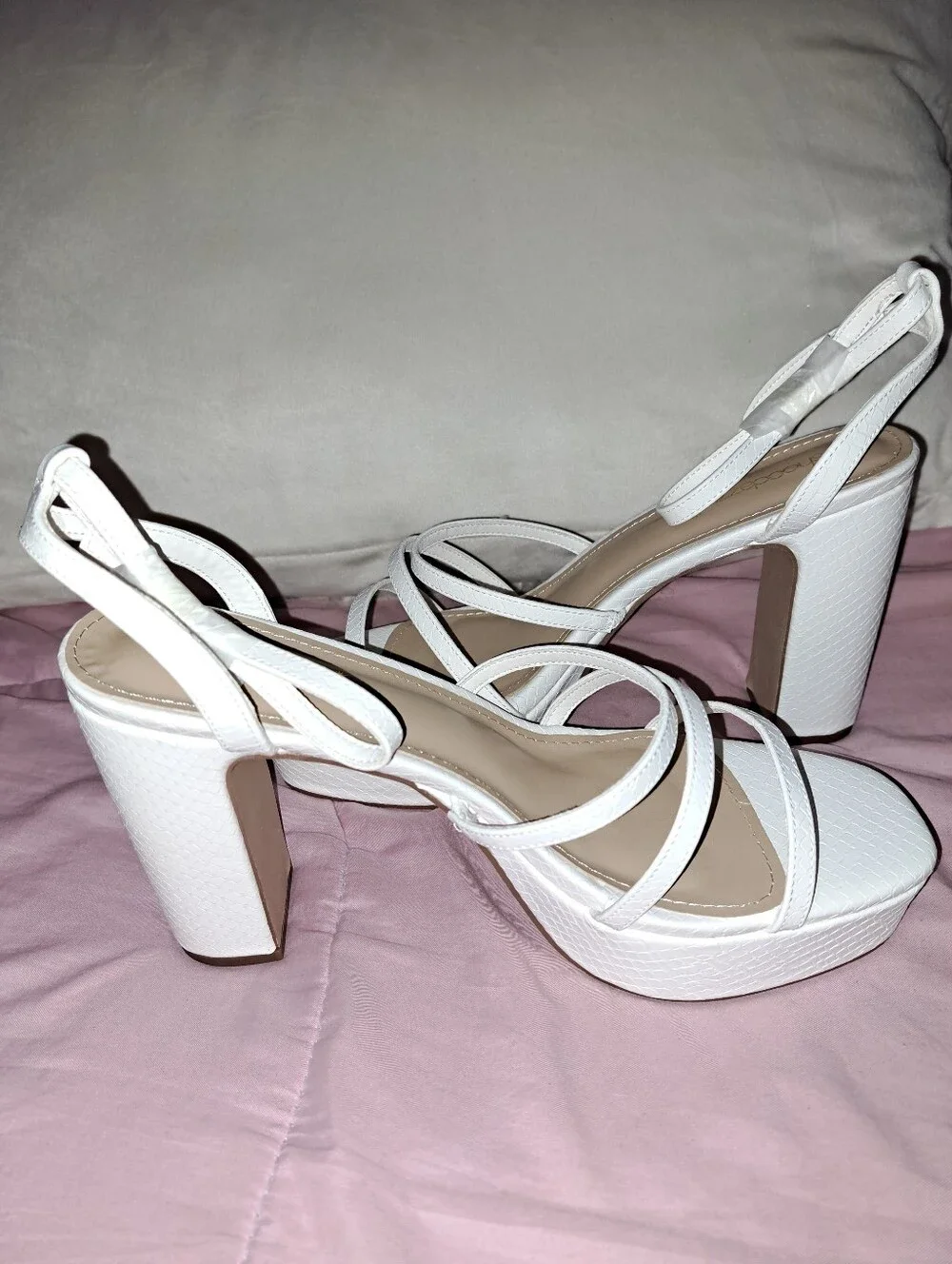 Shoe Dazzle White Strappy Block Heel Sandal